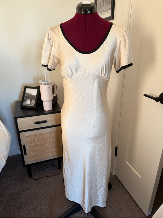 bohme Dresses & Skirts - bohme Cream Midi Dress with Black Trim and Puff Sleeves